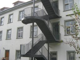 Aussentreppe gewendelt-001